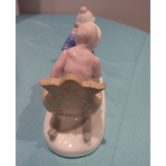 Paul Sebastian Sleigh Ride Dog & Children Porcelain Figurine - Picture 4 of 12